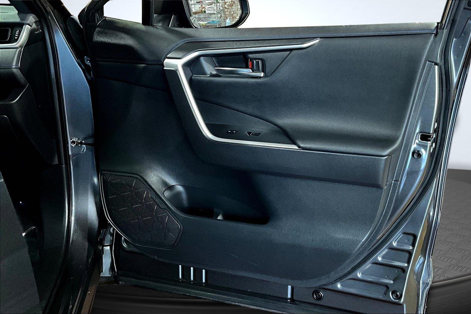 2022 Toyota RAV4 Hybrid XSE photo 20
