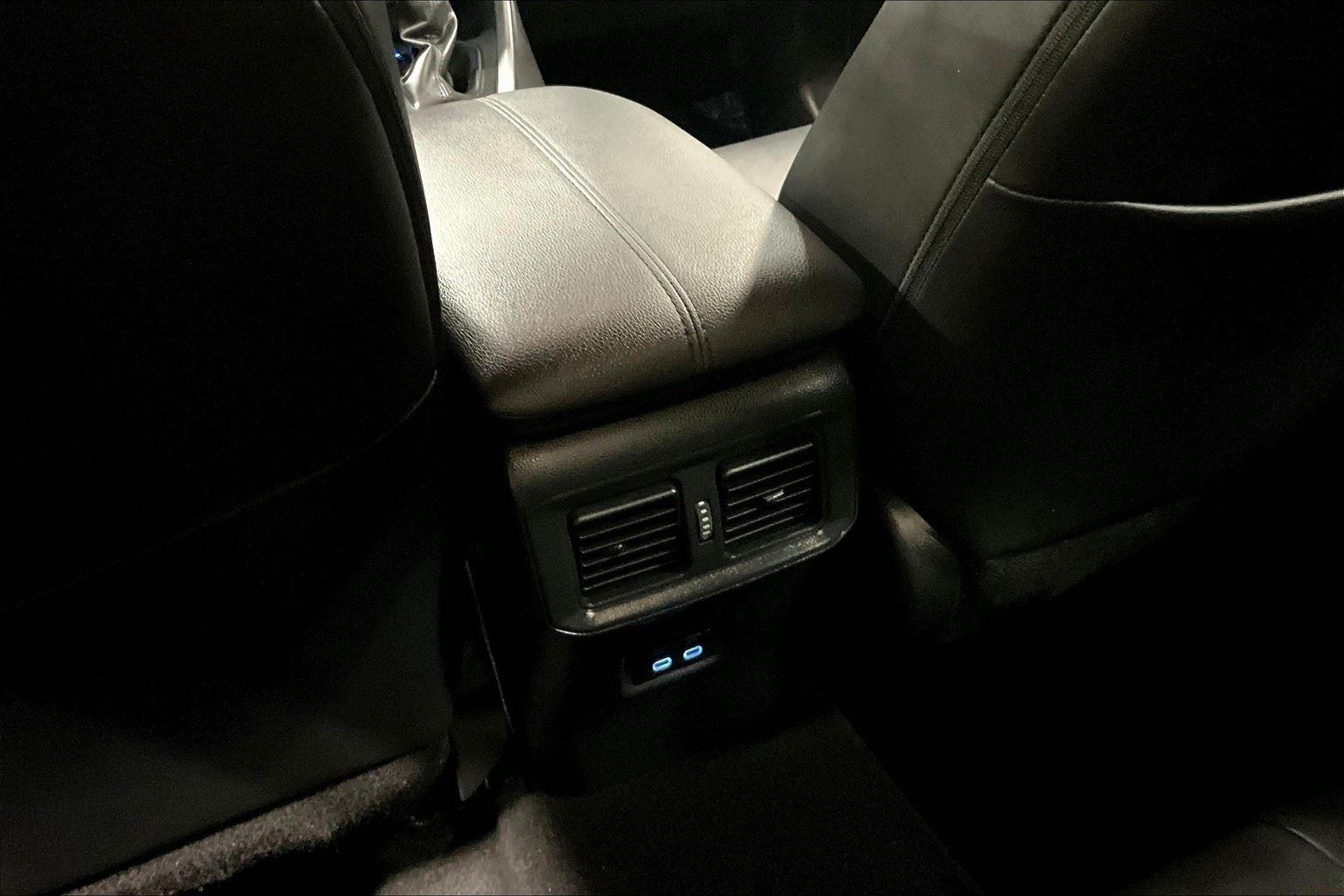 2022 Toyota RAV4 Hybrid XSE photo 28