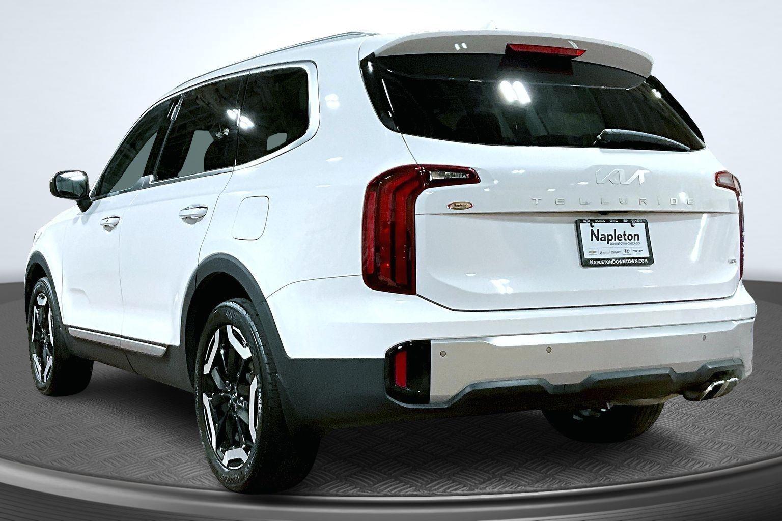 2023 Kia Telluride S photo 2