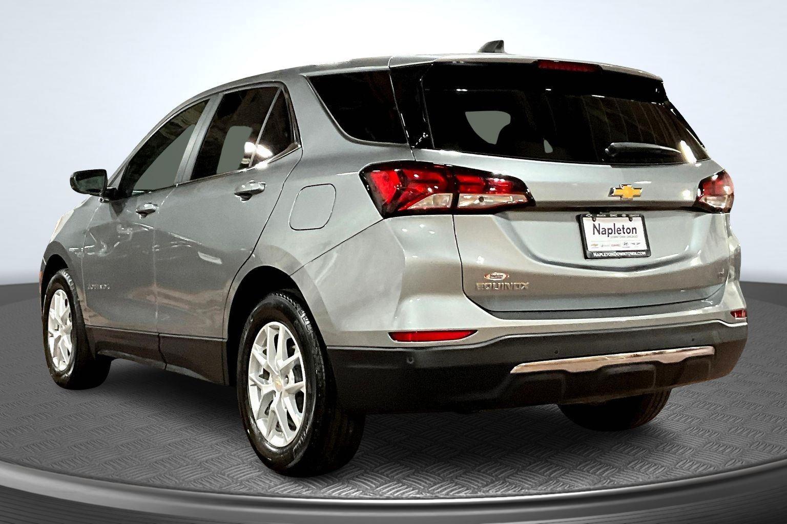 2024 Chevrolet Equinox LT photo 2