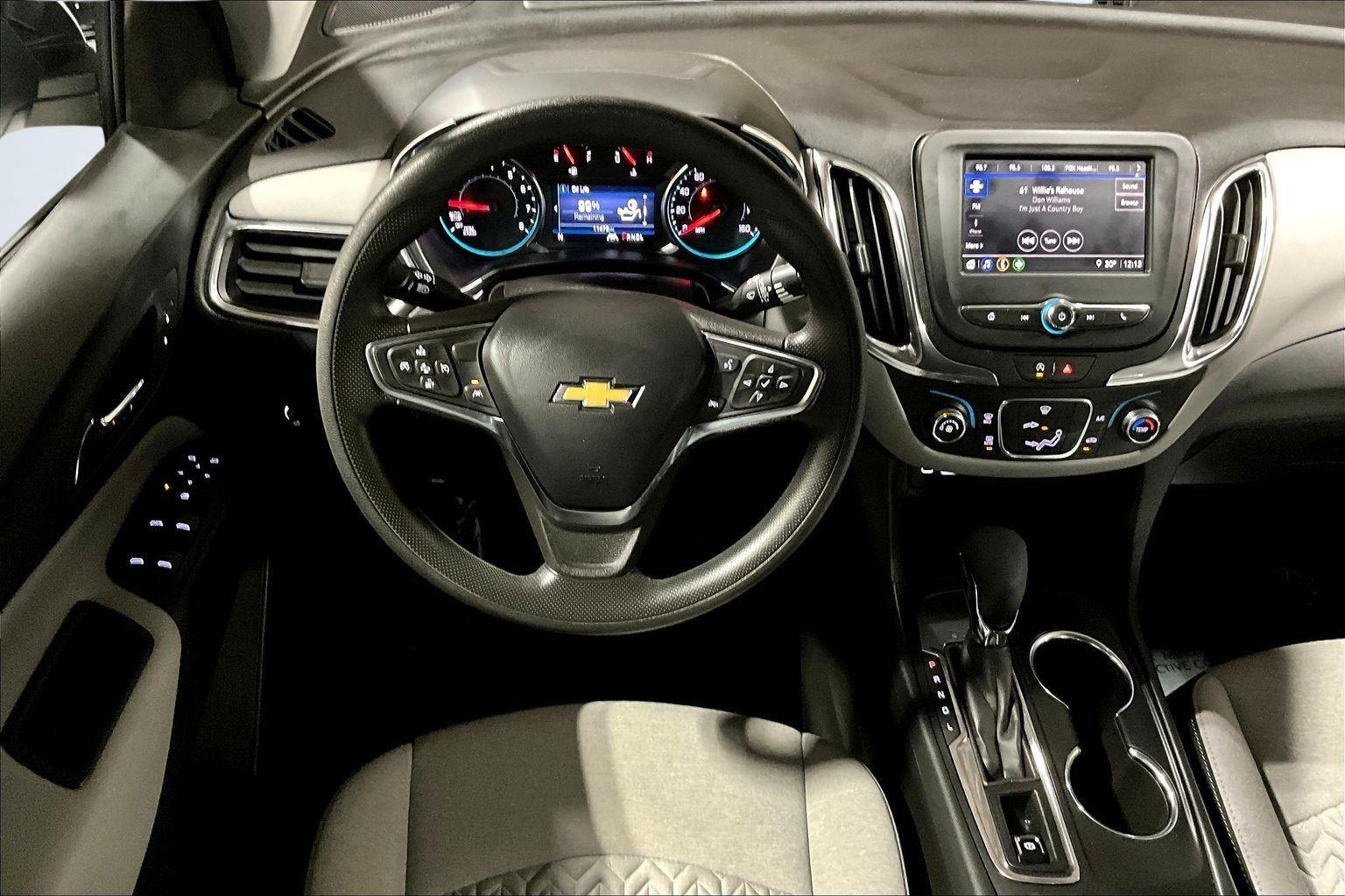 2024 Chevrolet Equinox LS photo 3