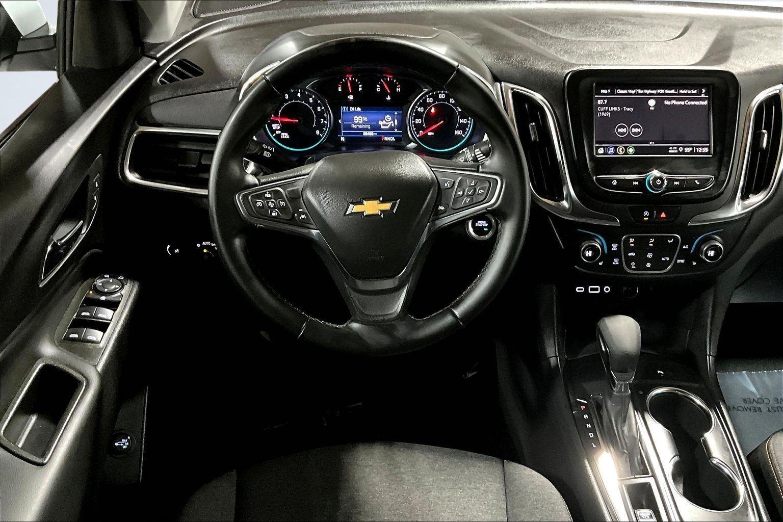 2024 Chevrolet Equinox LT photo 2