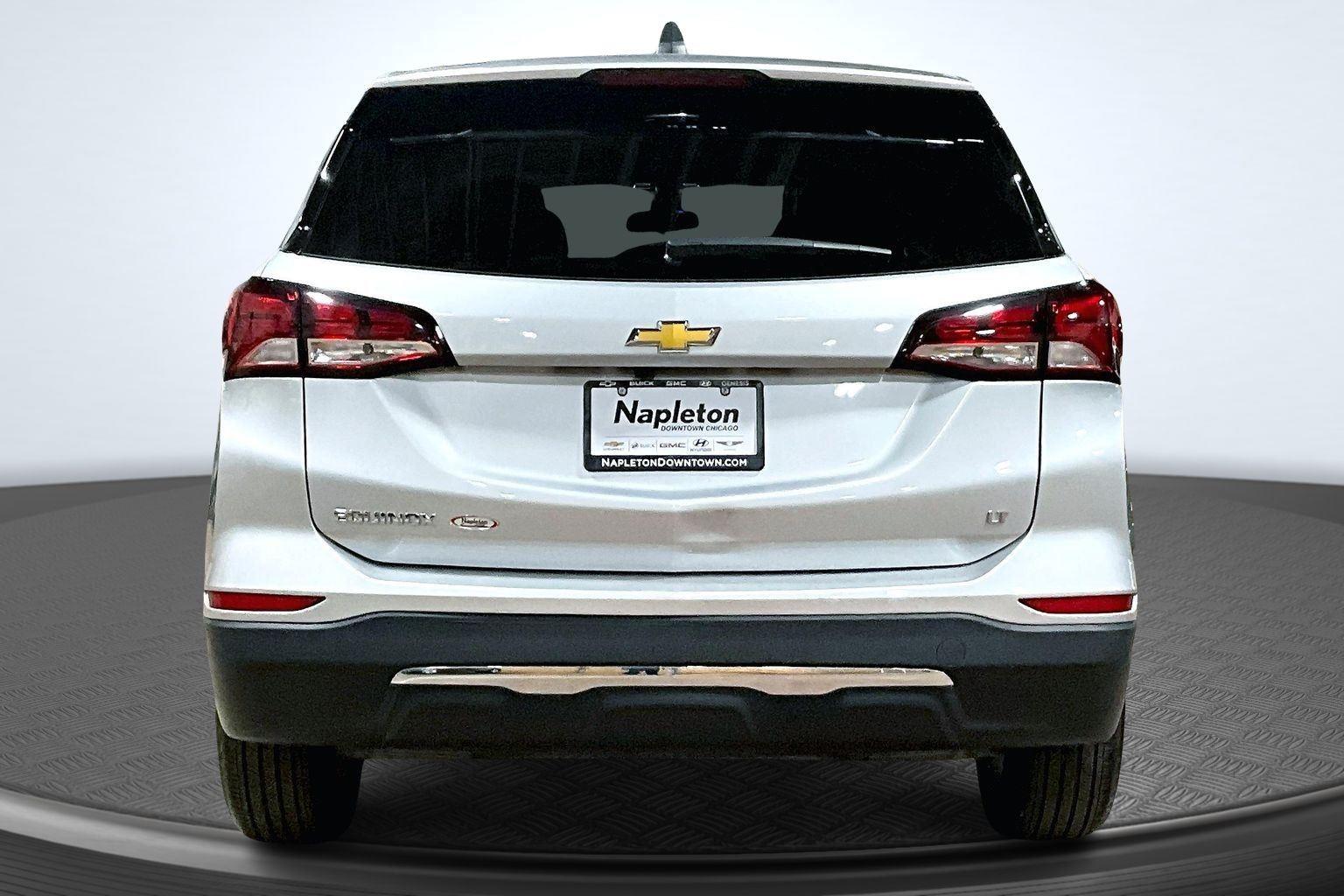 2022 Chevrolet Equinox LT photo 2