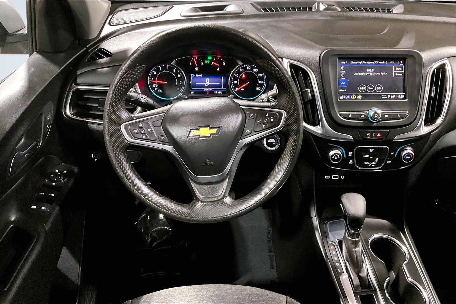 2022 Chevrolet Equinox LT photo 3