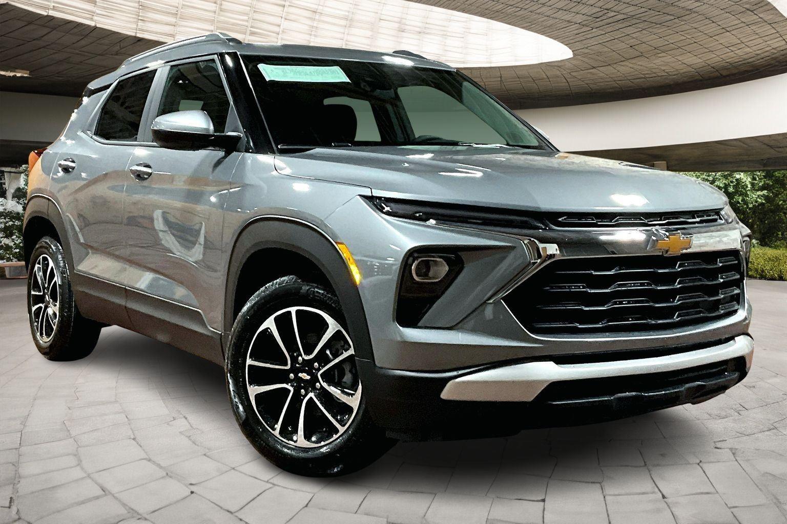 2026 Chevrolet Trailblazer LT photo 2