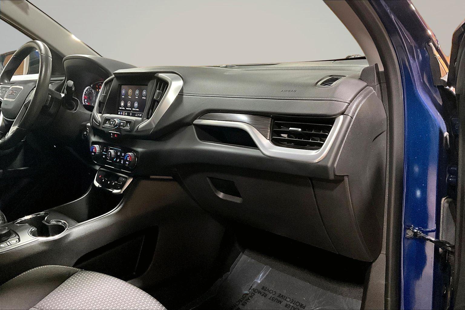 2023 GMC Terrain SLE - Photo 18