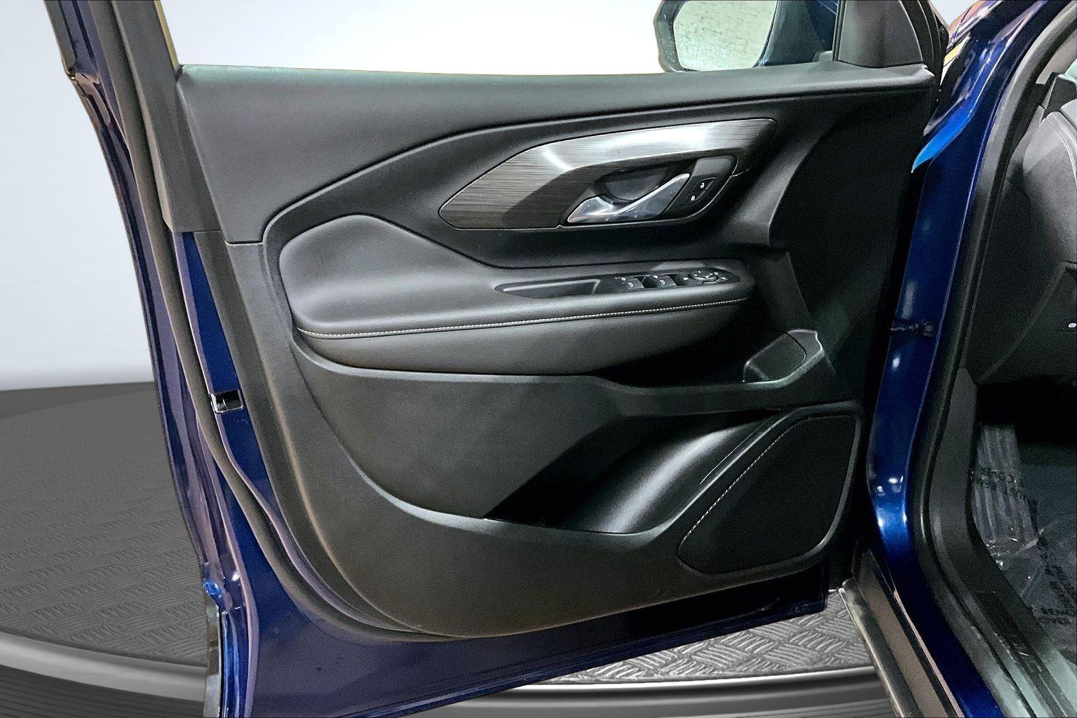 2023 GMC Terrain SLE - Photo 24