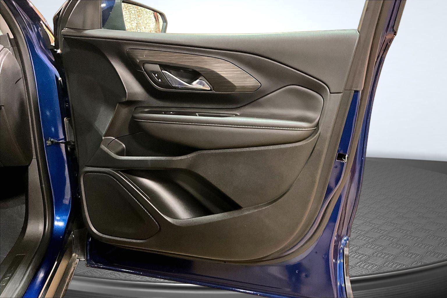 2023 GMC Terrain SLE - Photo 25