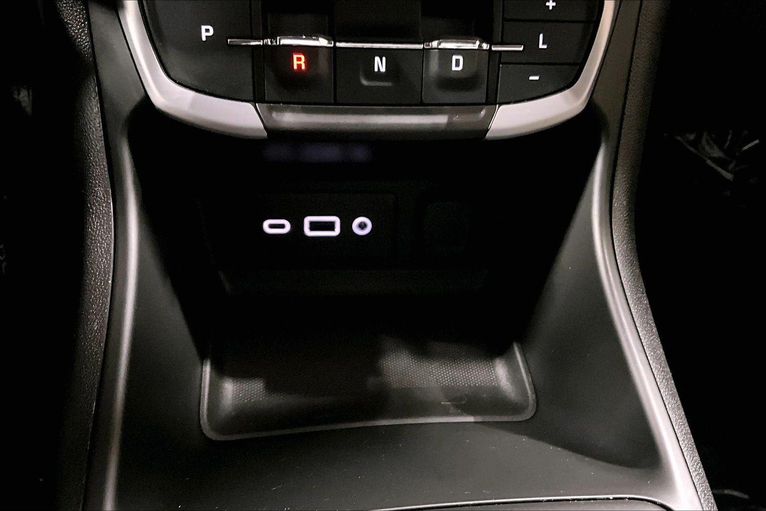 2023 GMC Terrain SLE - Photo 32