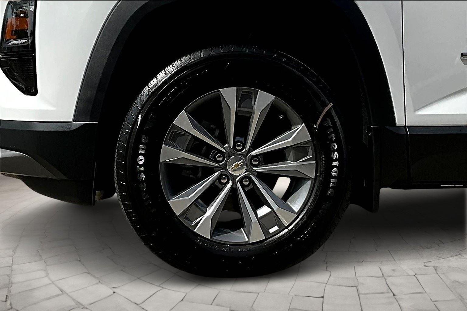 2026 Chevrolet Equinox LT - Photo 12