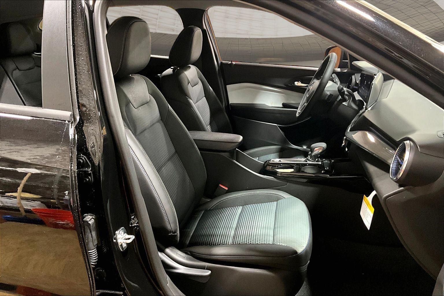 2026 Chevrolet Trax LT - Photo 12