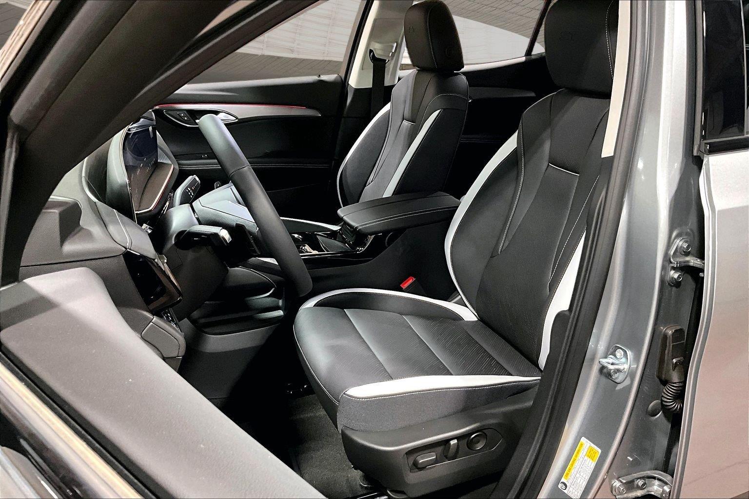 2026 Buick Envision Sport Touring - Photo 28