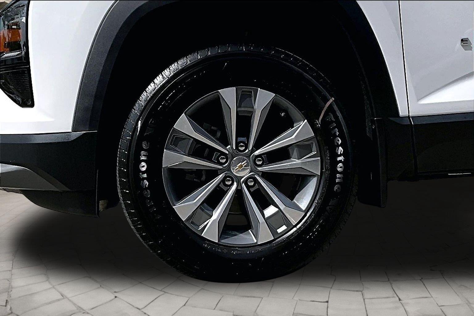 2026 Chevrolet Equinox LT - Photo 15
