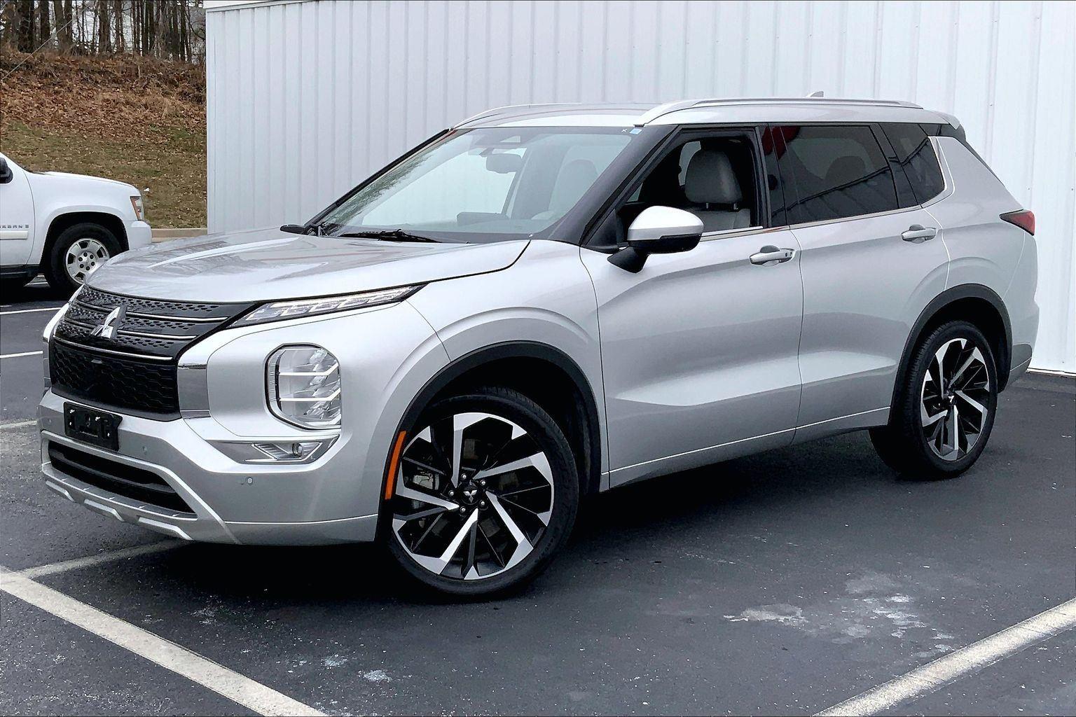 2023 Mitsubishi Outlander SEL FWD