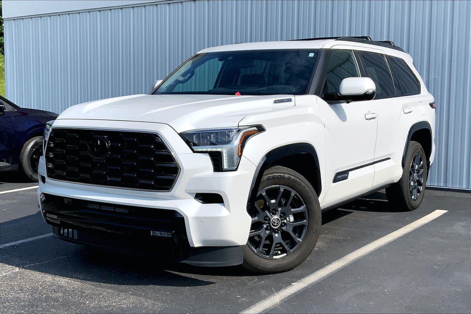 White (Wind Chill Pearl) 2024 Toyota Sequoia Platinum 4WD SUV / Crossover Four-Wheel Drive Automatic
