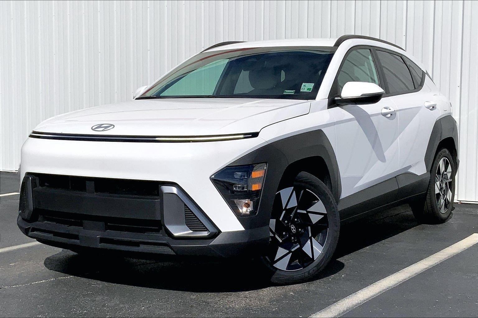 Atlas White 2025 Hyundai Kona SUV / Crossover Front-Wheel Drive Continuously Variable Transmission