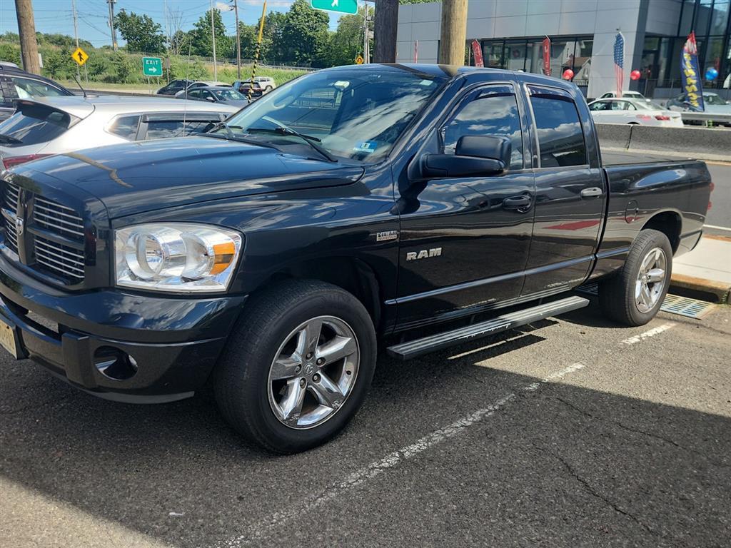 Brilliant Black Crystal Prl 2008 Dodge RAM 1500 Pickup Truck Four-Wheel Drive 5-Speed Automatic
