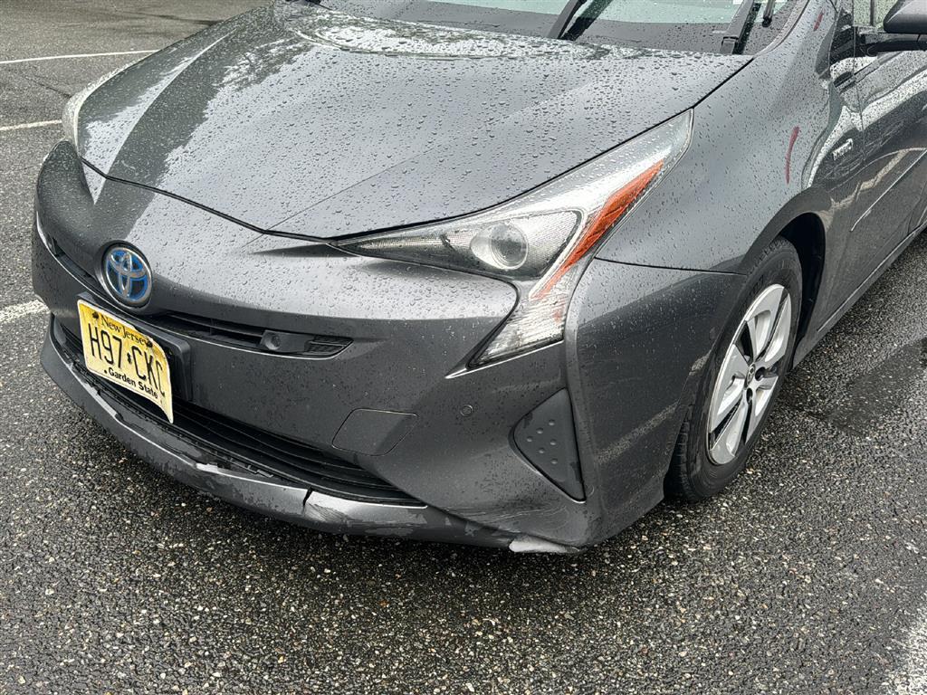 2017 Toyota Prius Two 7