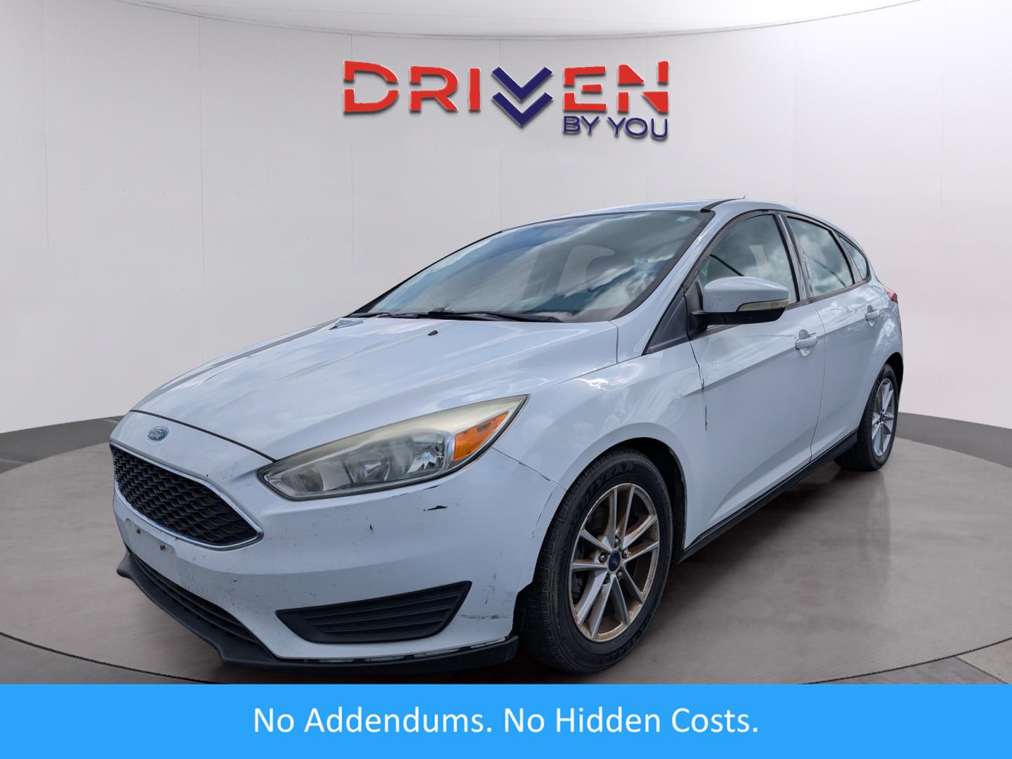 Oxford White 2015 Ford Focus SE Hatchback Hatchback Front-Wheel Drive 6-Speed Automatic