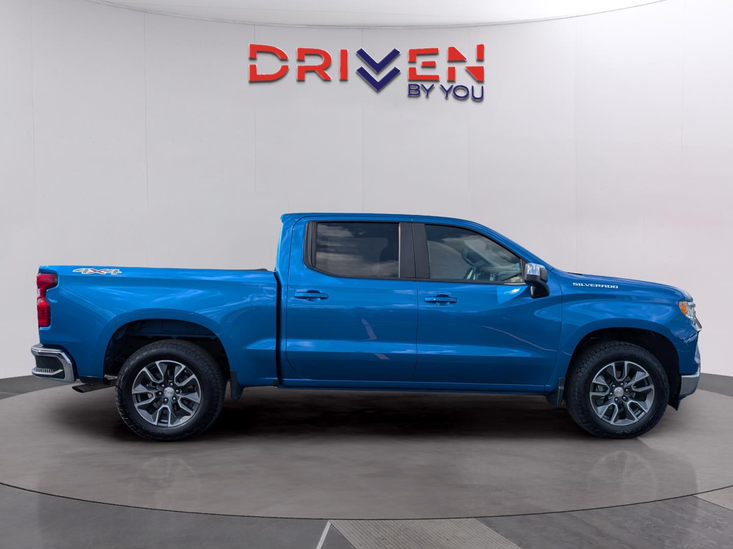 View vehicle photo 6