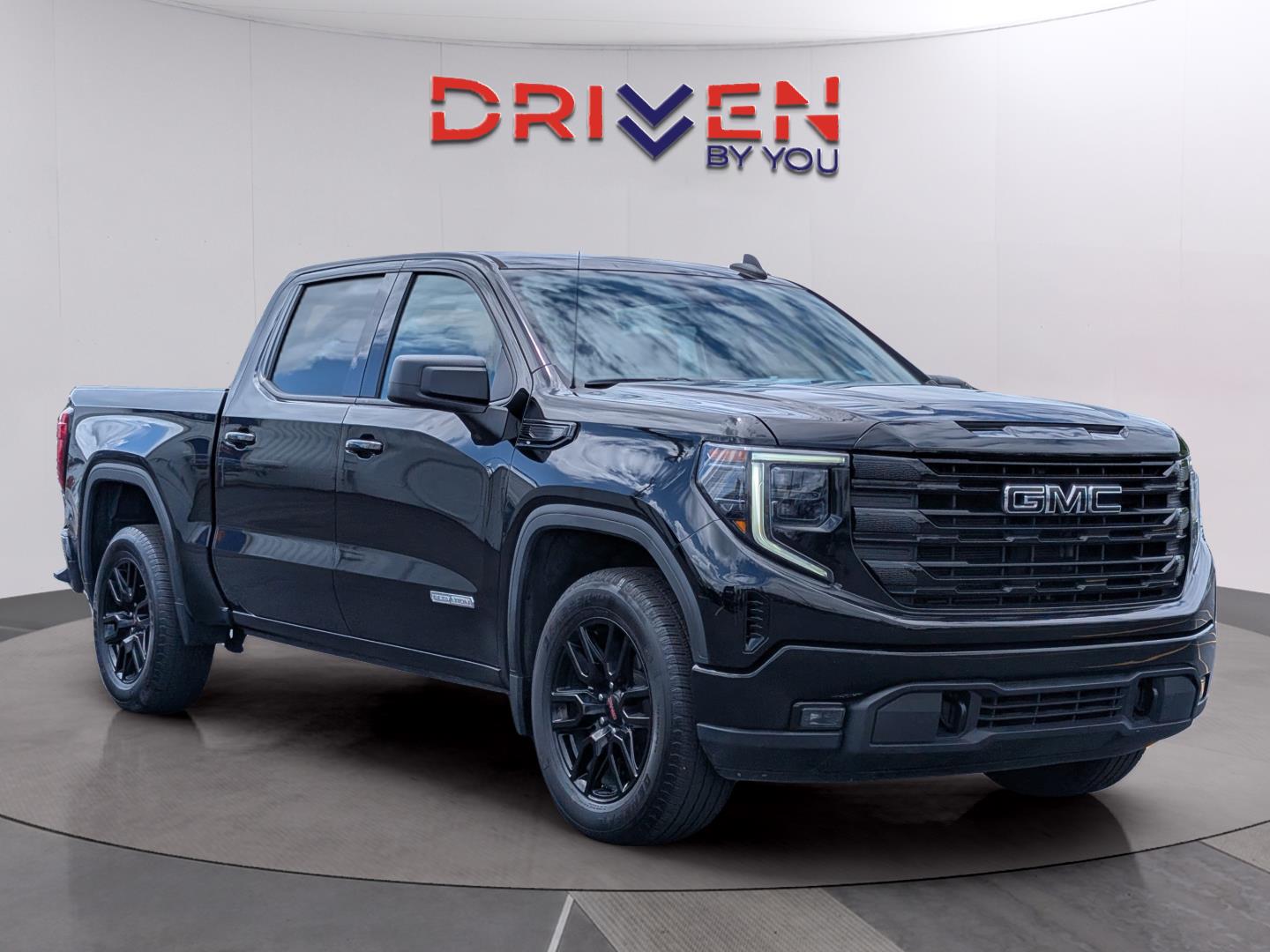 View vehicle photo 7