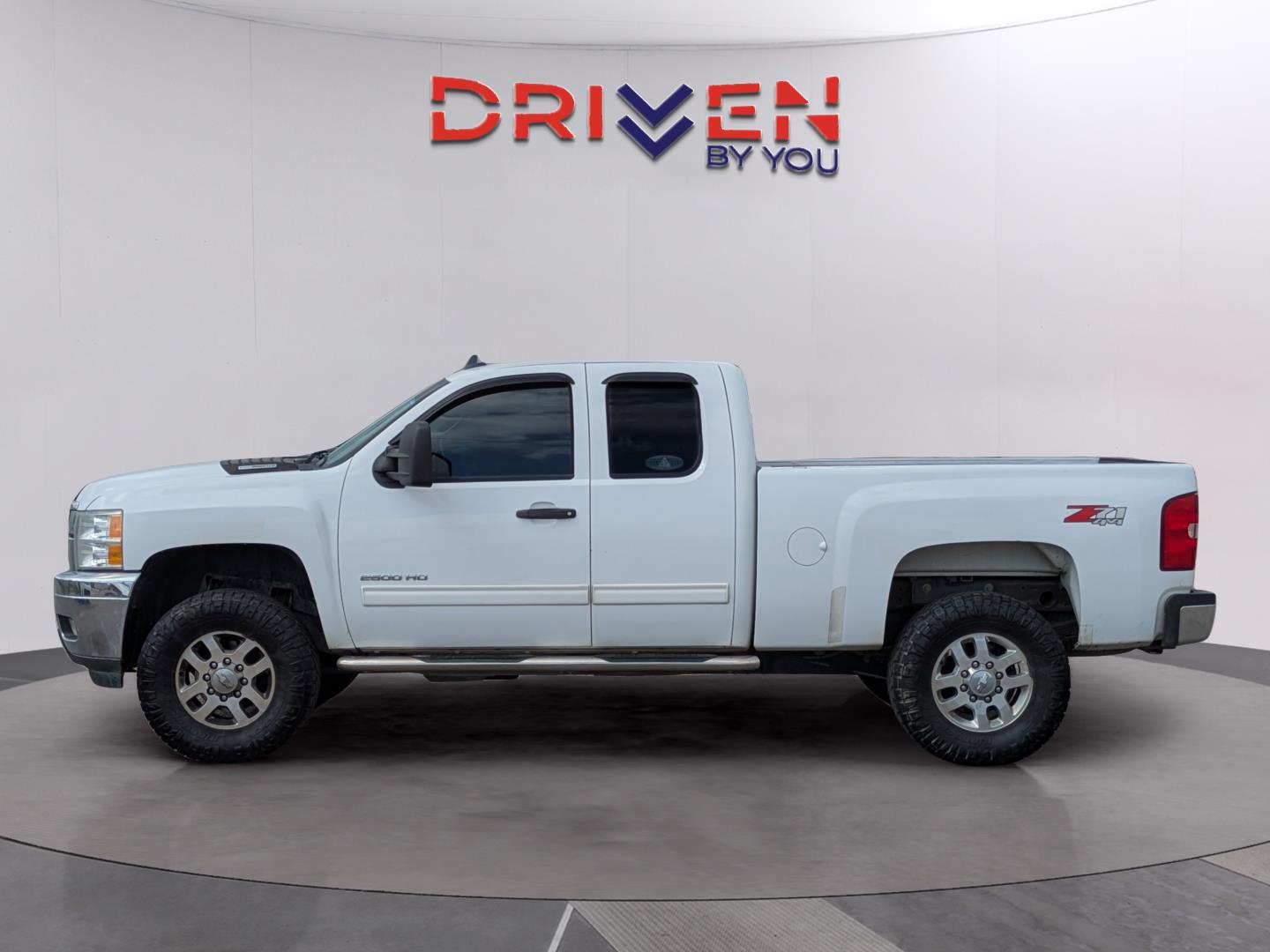 View vehicle photo 2