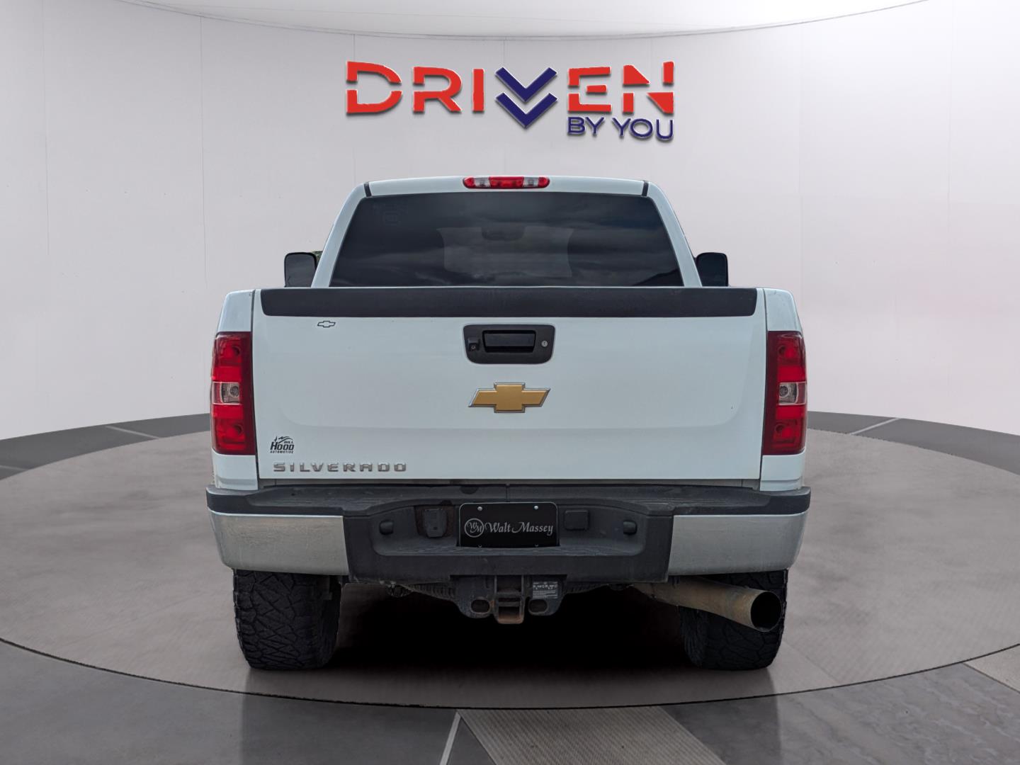View vehicle photo 4