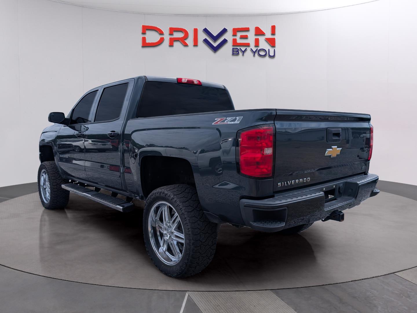 View vehicle photo 5