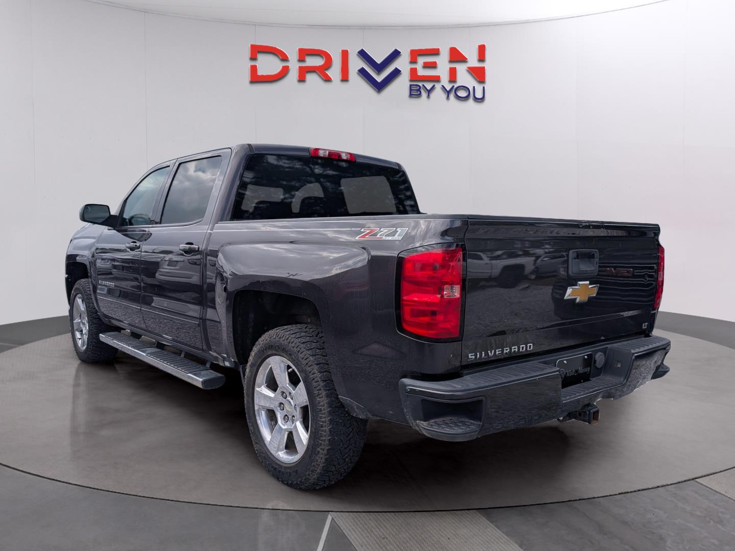 View vehicle photo 3