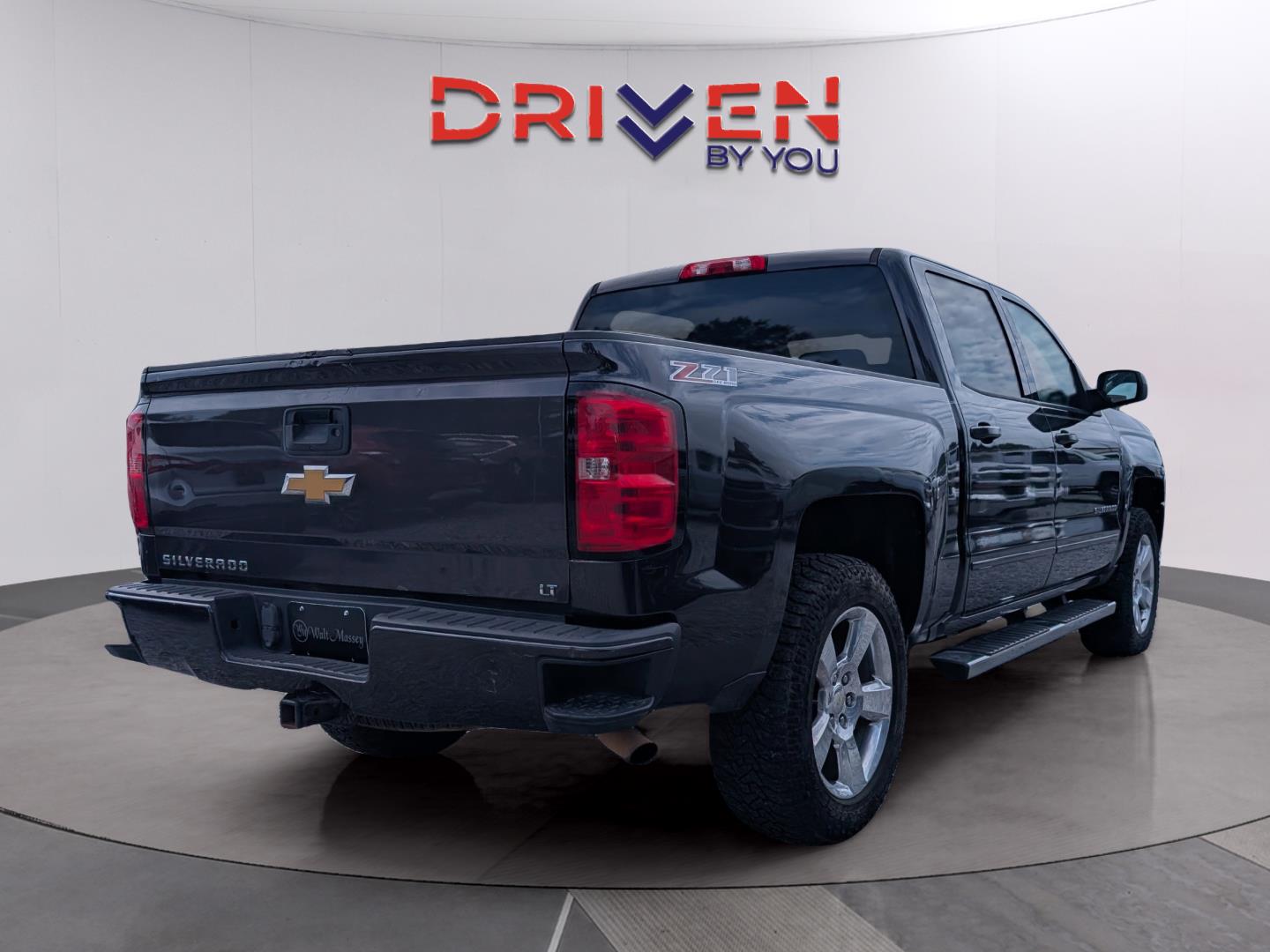 View vehicle photo 5