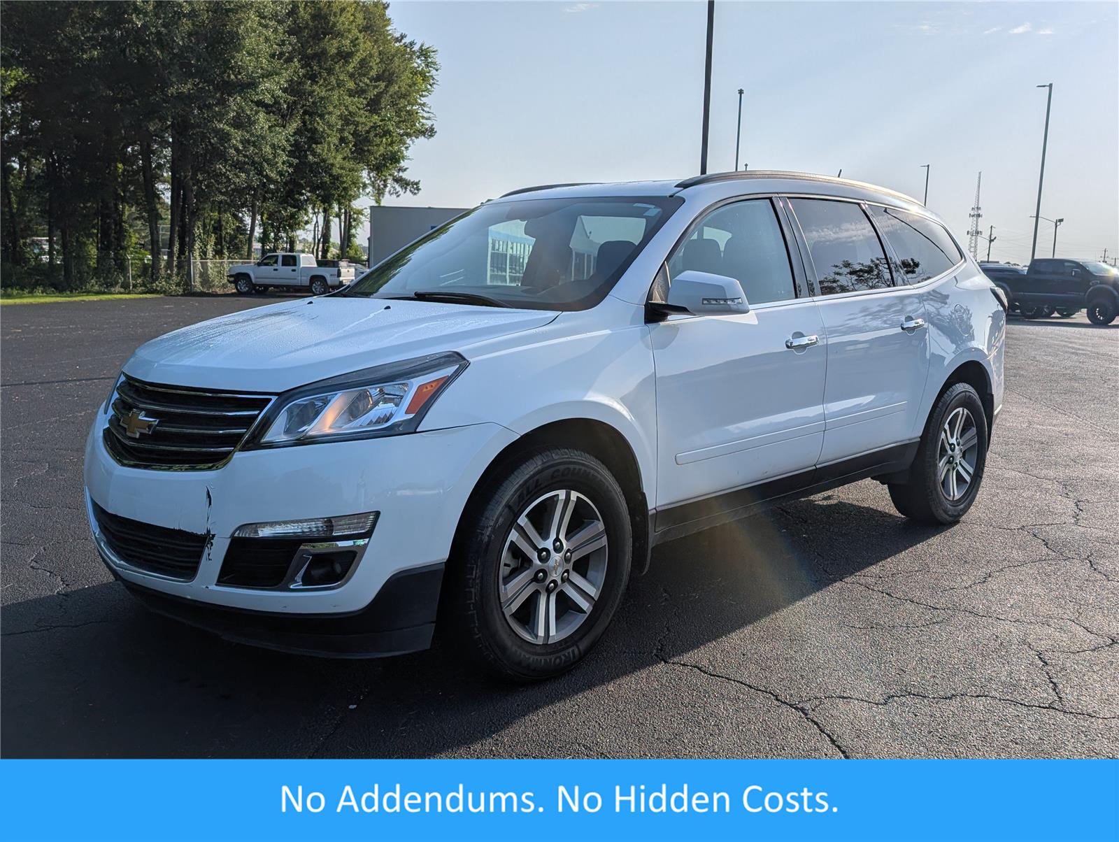 Summit White 2017 Chevrolet Traverse SUV / Crossover Front-Wheel Drive 6-Speed Automatic
