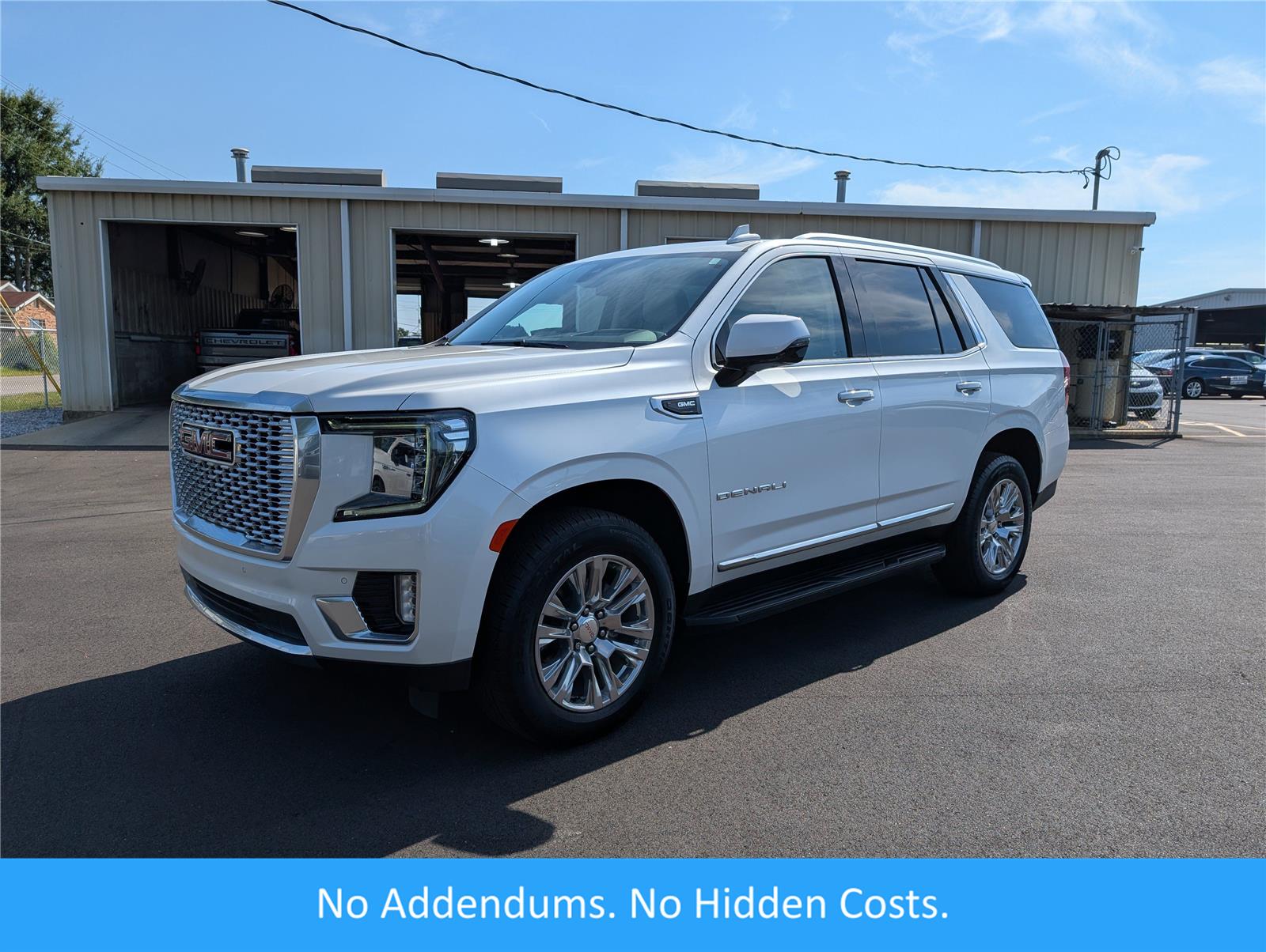 White Frost Tricoat 2022 GMC Yukon SUV / Crossover Four-Wheel Drive Automatic