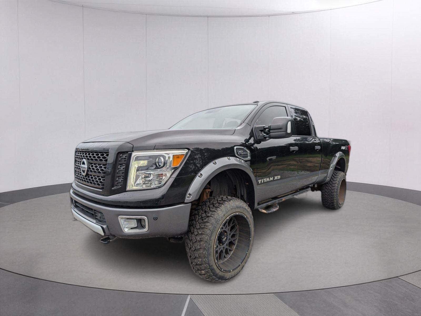 2017 Nissan Titan XD PRO-4X Crew Cab 4WD