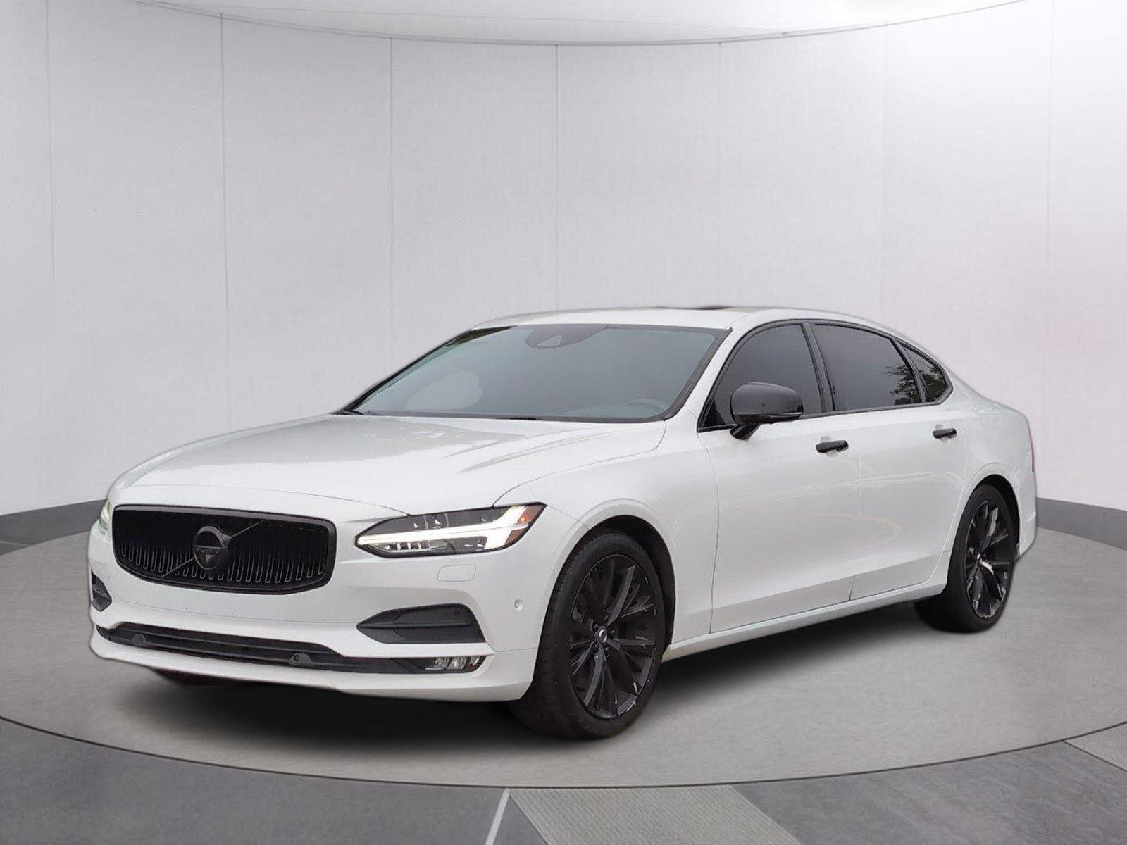 2018 Volvo S90 T6 Momentum AWD