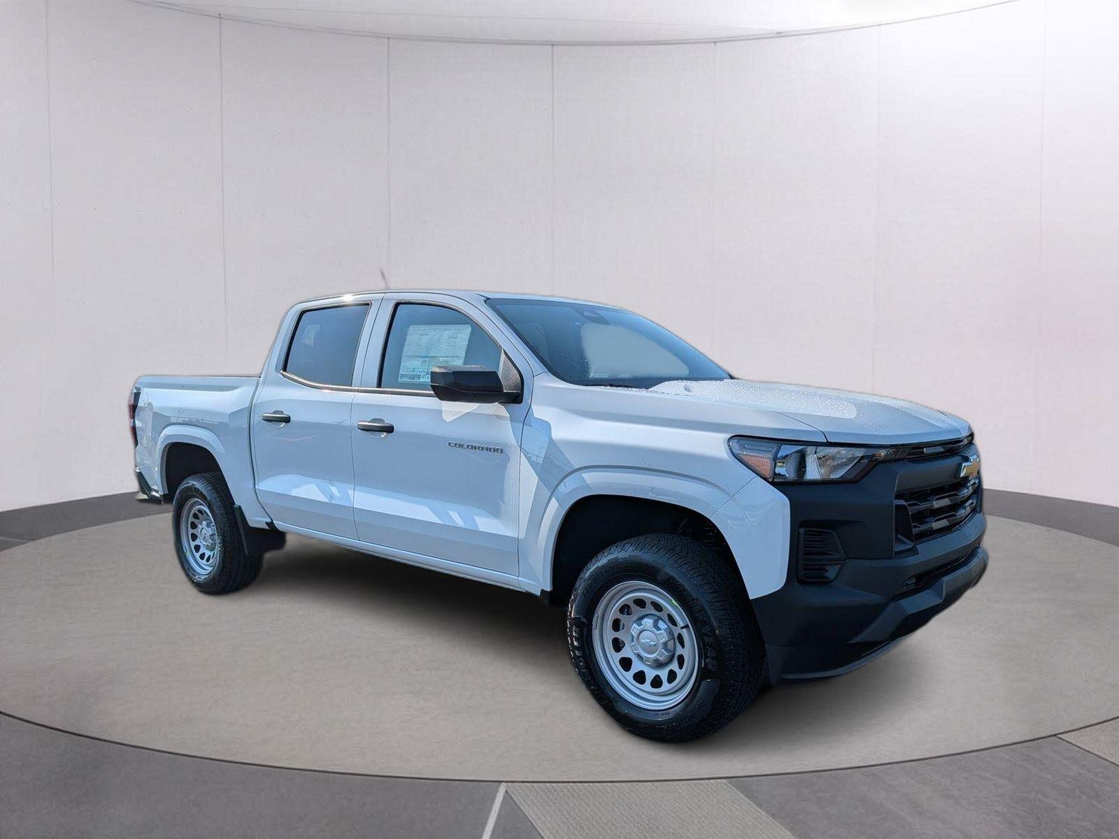 Summit White 2026 Chevrolet Colorado Pickup Truck 4X2 8-Speed Automatic