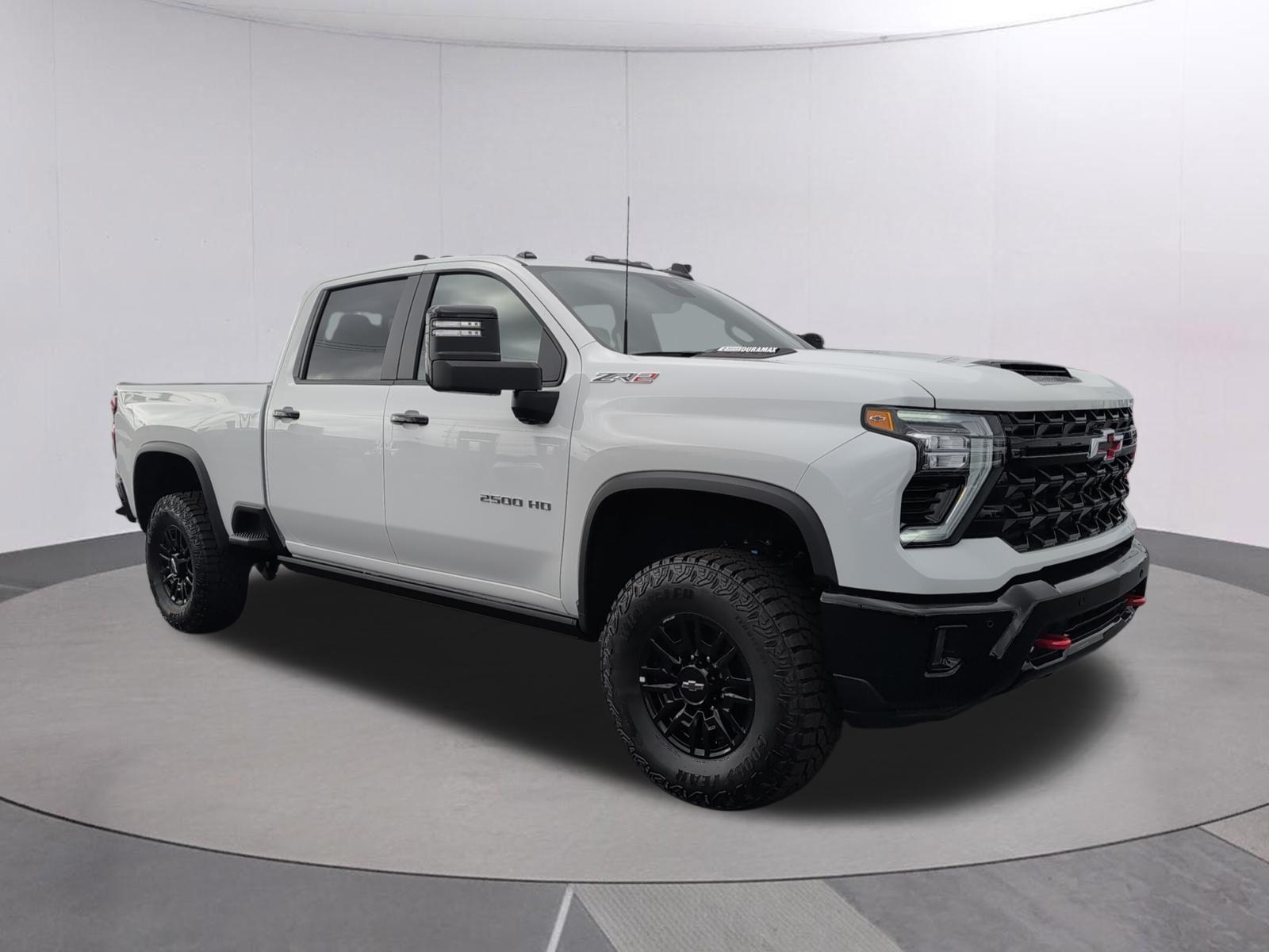 Summit White 2026 Chevrolet Silverado 2500HD Pickup Truck Four-Wheel Drive Automatic
