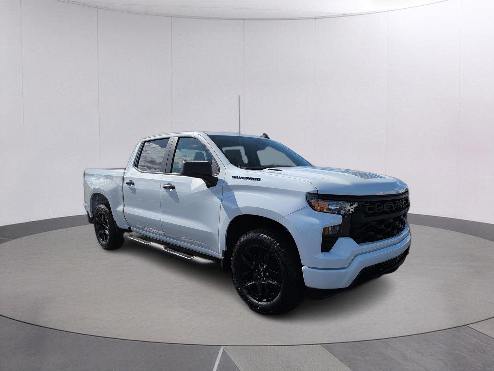 Summit White 2026 Chevrolet Silverado 1500 Pickup Truck Four-Wheel Drive 8-Speed Automatic
