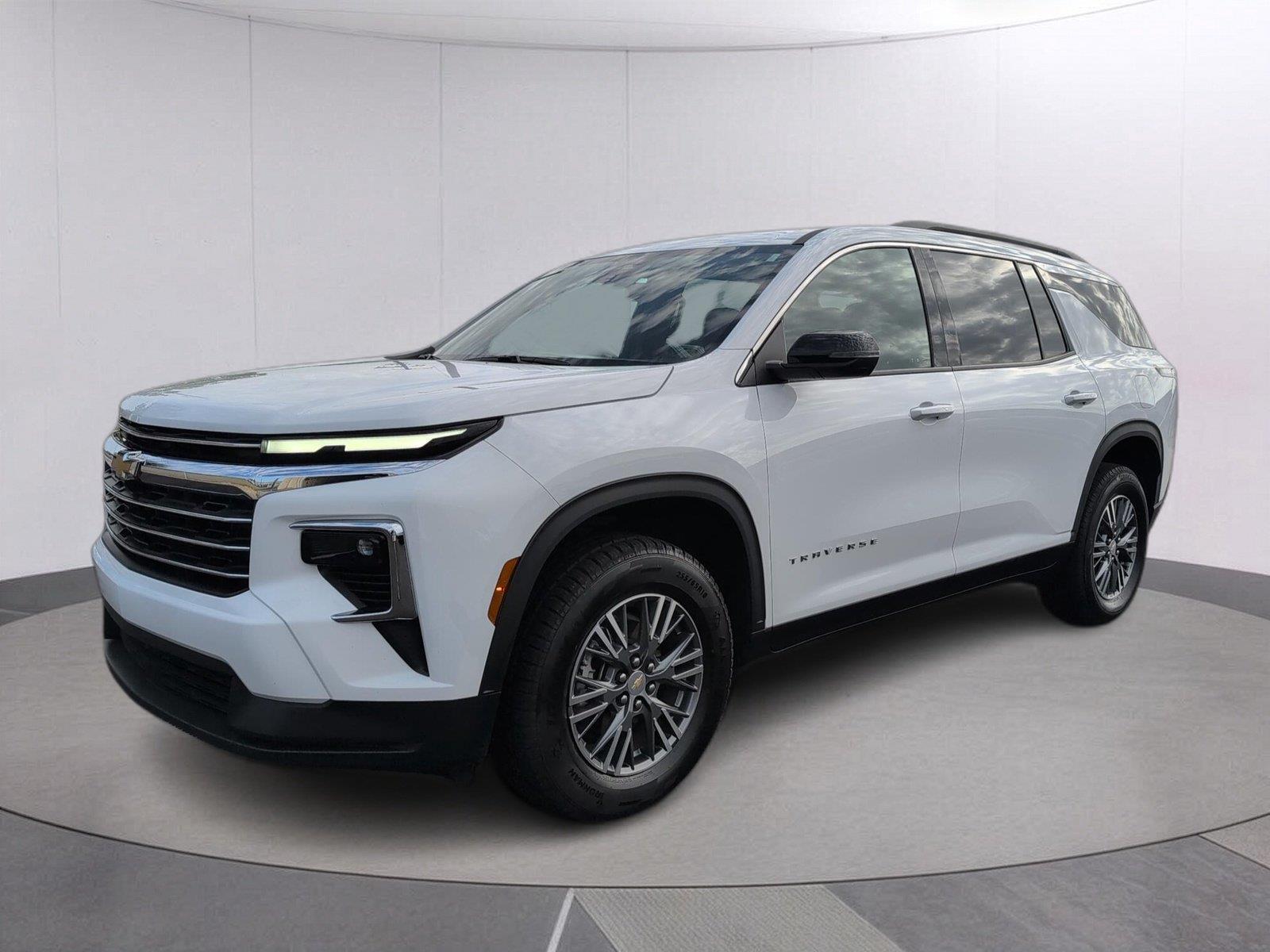 Summit White 2025 Chevrolet Traverse SUV / Crossover Four-Wheel Drive 8-Speed Automatic