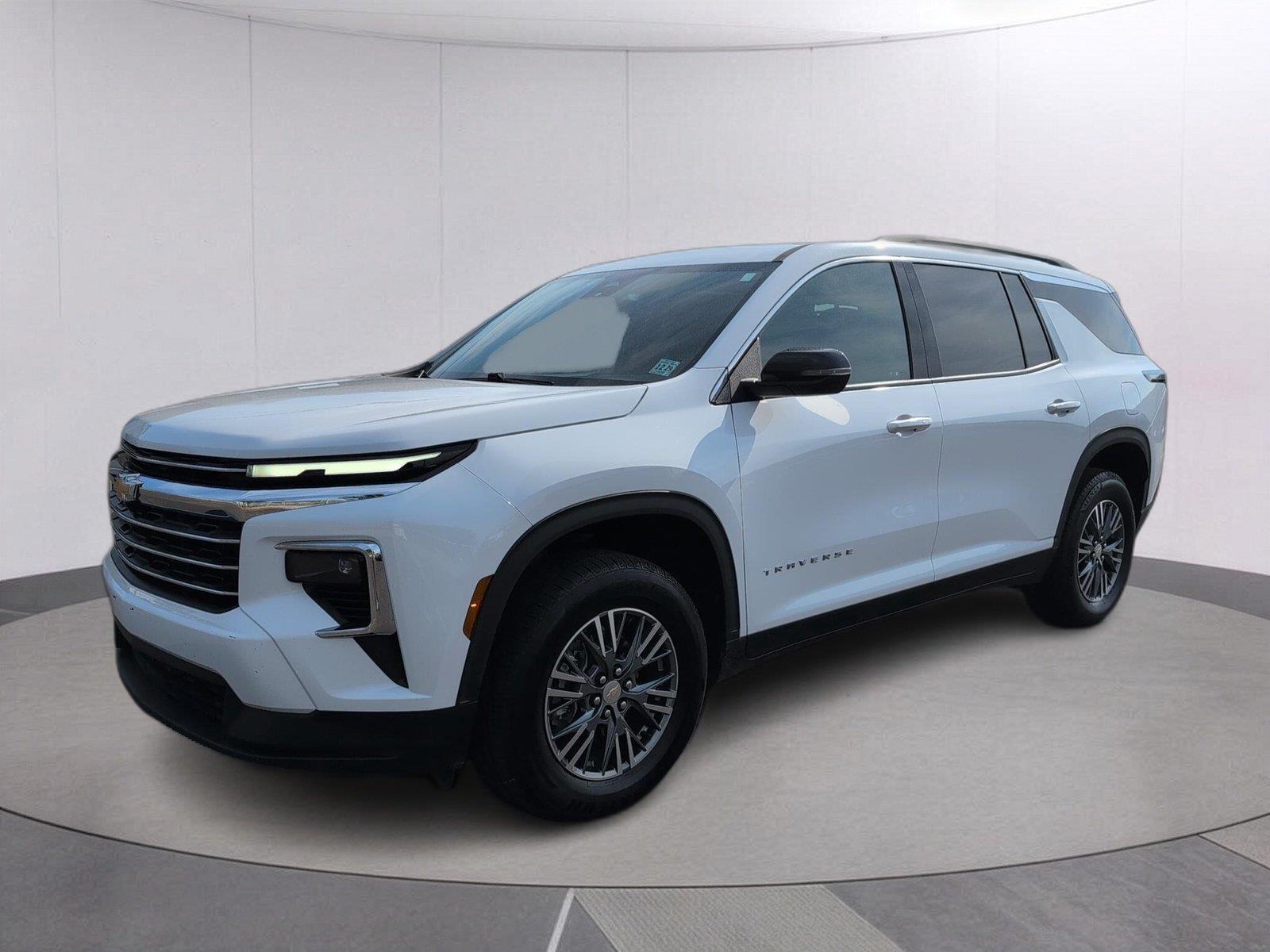 Summit White 2025 Chevrolet Traverse SUV / Crossover Four-Wheel Drive 8-Speed Automatic