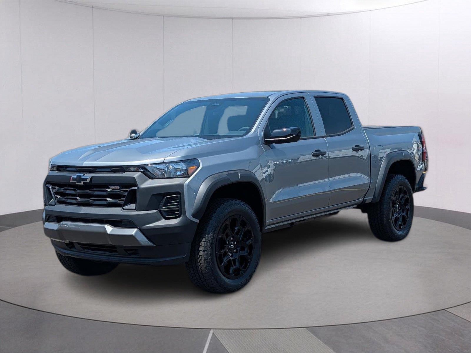 Sterling Gray Metallic 2026 Chevrolet Colorado Pickup Truck Four-Wheel Drive 8-Speed Automatic