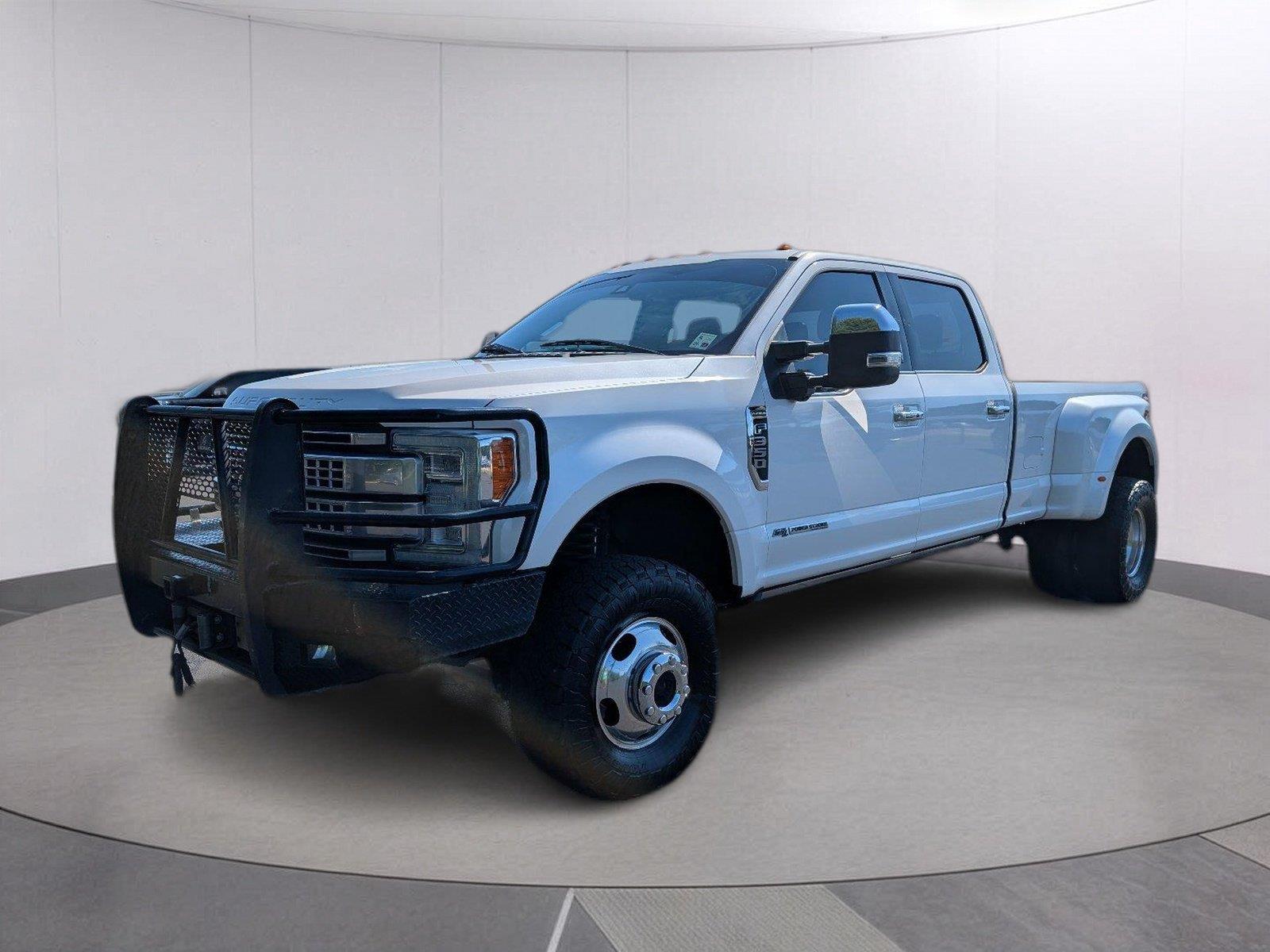 2017 Ford F-350 Super Duty Platinum Crew Cab LB DRW 4WD