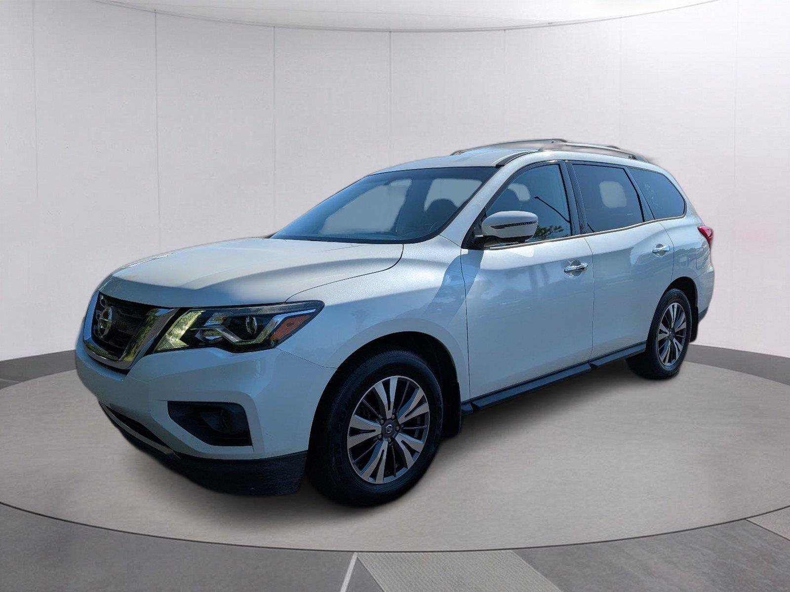 Pearl White 2017 Nissan Pathfinder SUV / Crossover Front-Wheel Drive Continuously Variable Transmission