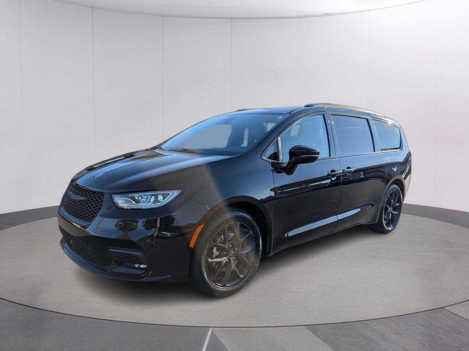 2025 Chrysler Pacifica Limited FWD   