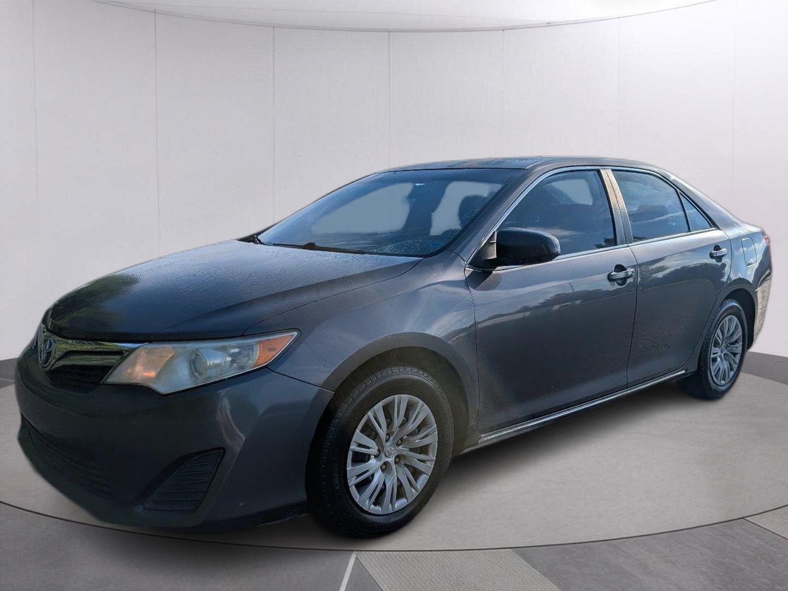 Magnetic Gray Metallic 2013 Toyota Camry Sedan Front-Wheel Drive Automatic
