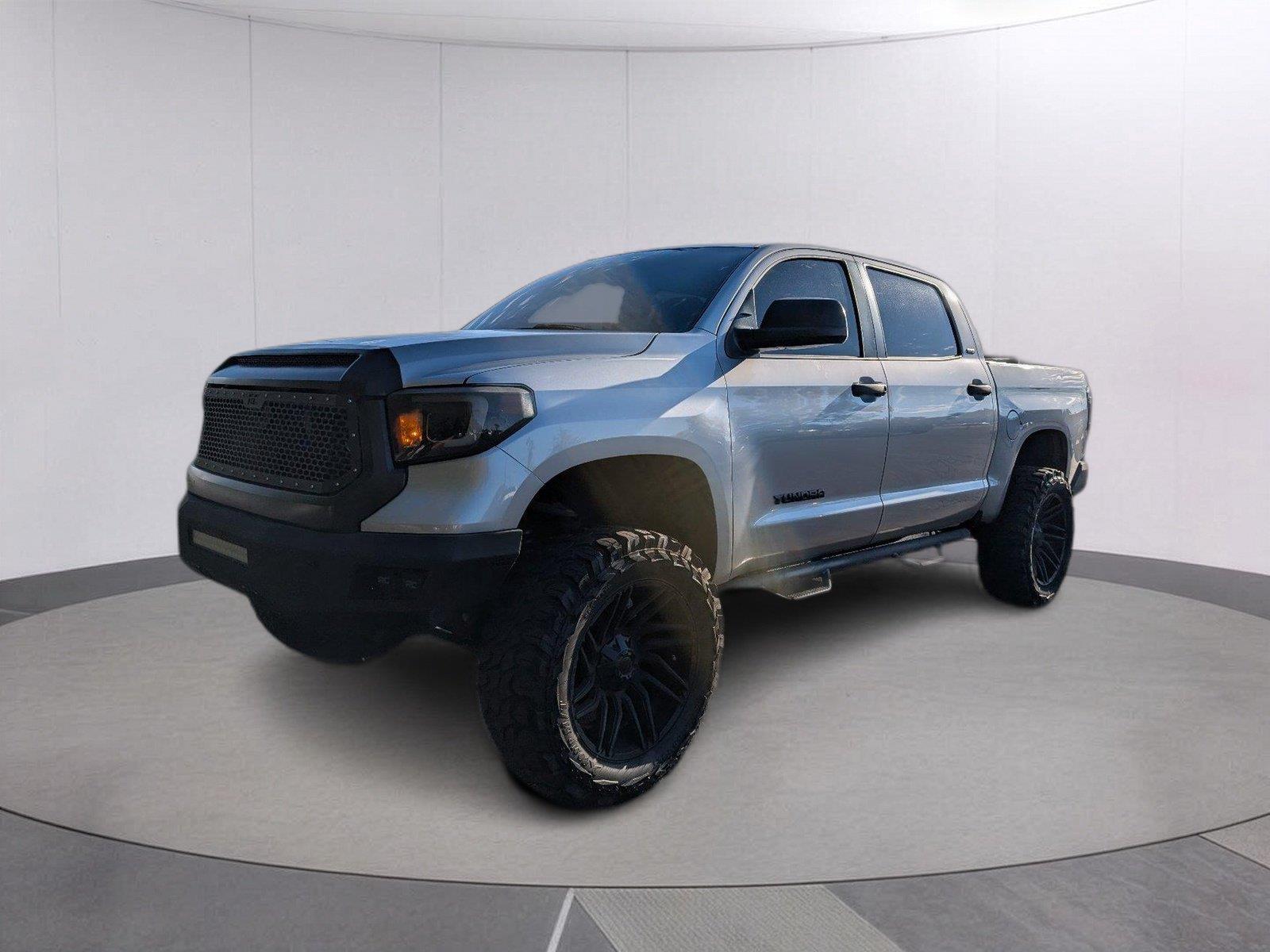  2017 Toyota Tundra SR5 CrewMax 4.6L   