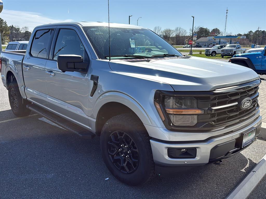 View vehicle photo 3