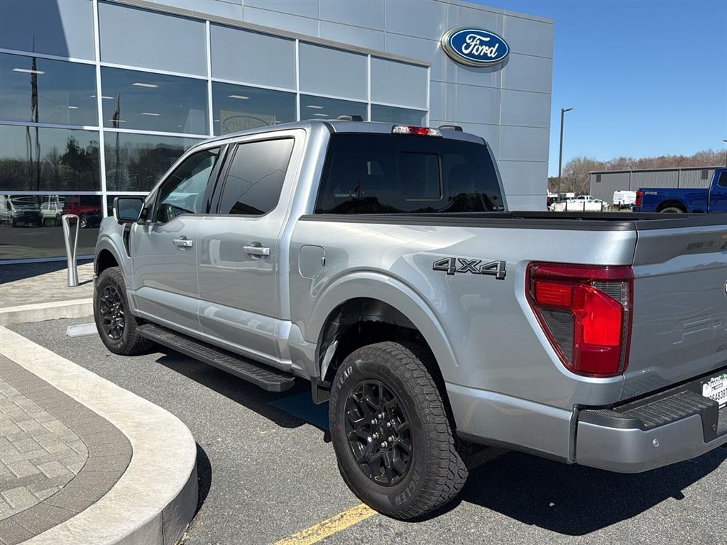 View vehicle photo 4