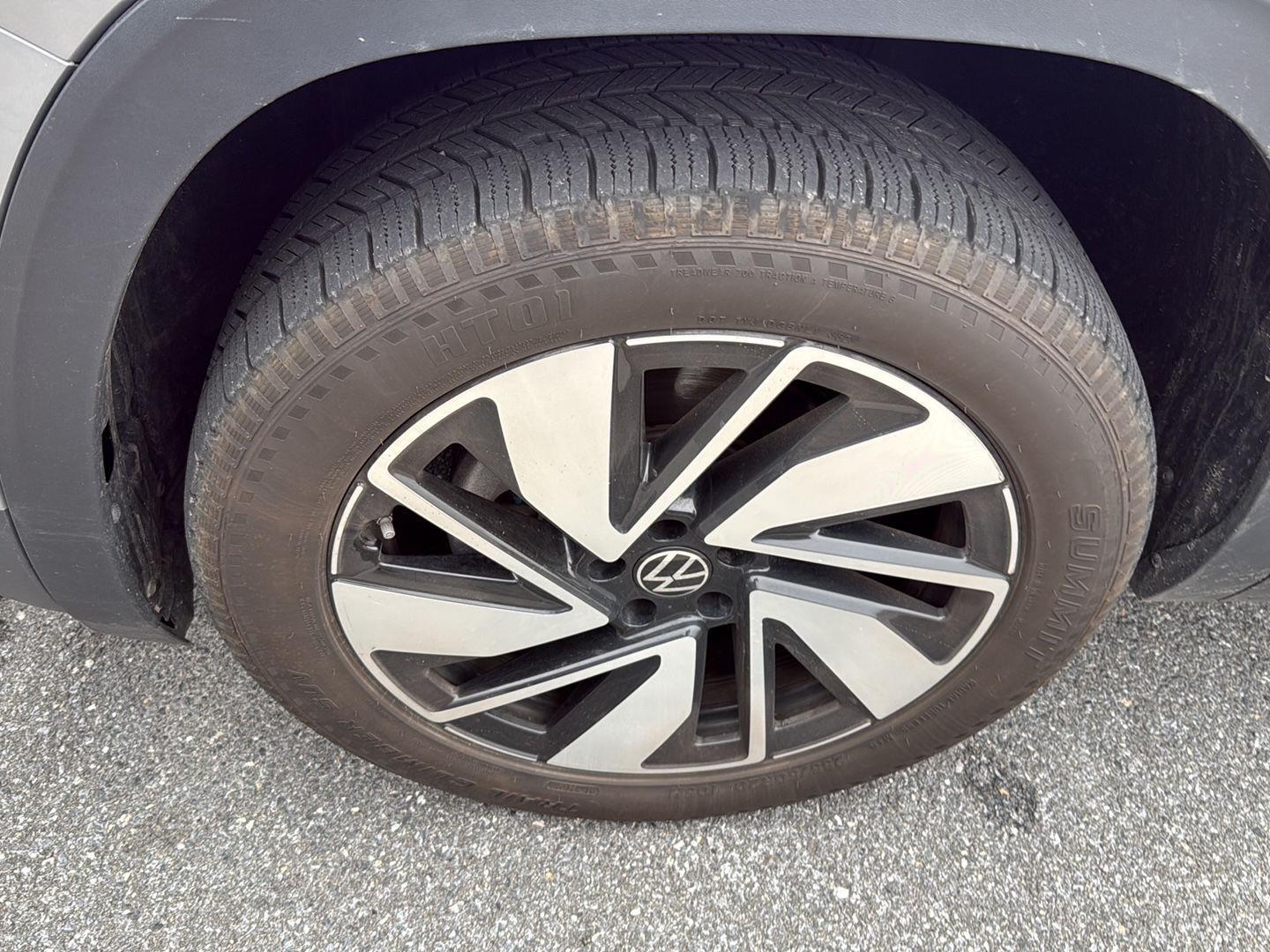 View vehicle photo 2