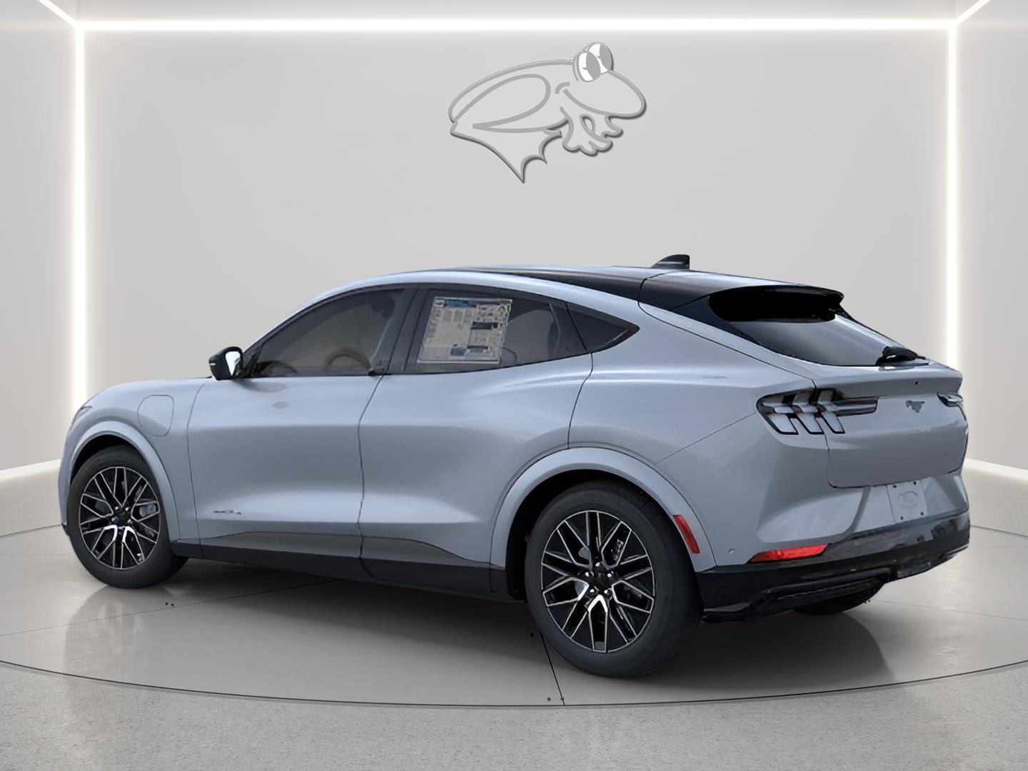 View vehicle photo 5