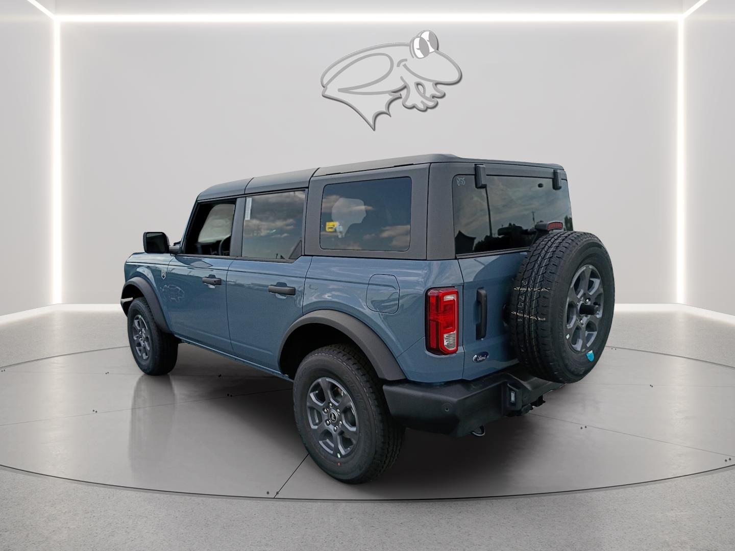 View vehicle photo 2